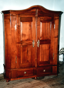 Schrank nach der Restaurierung